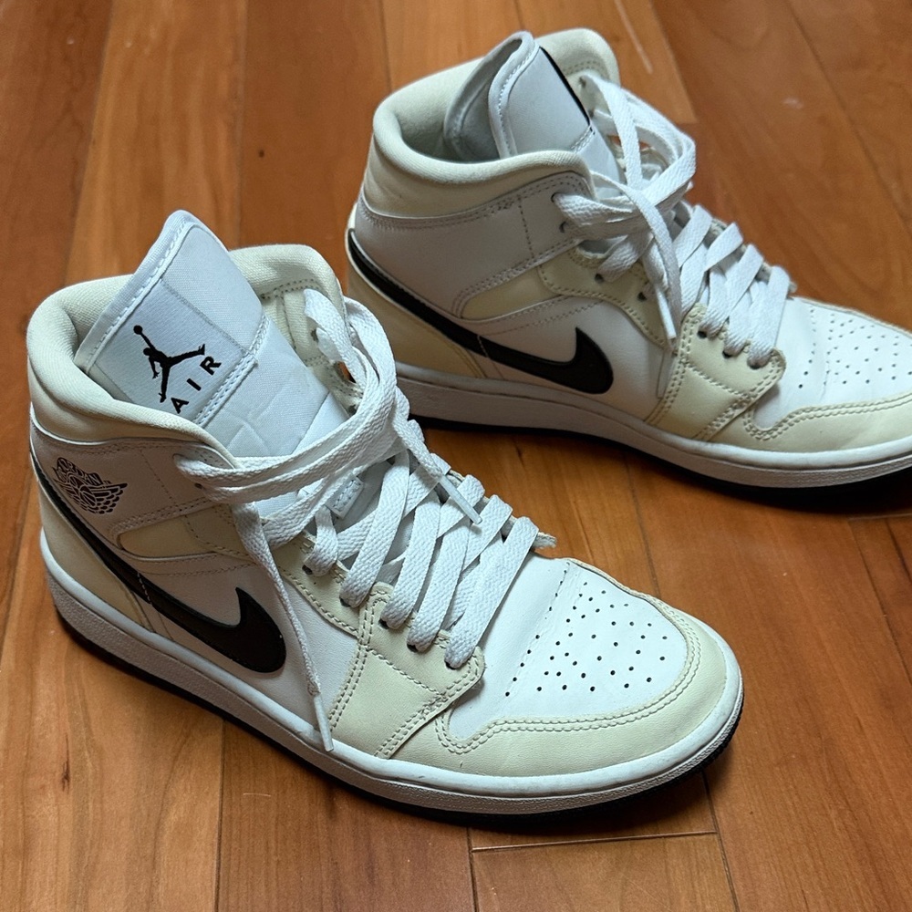 Air Jordan mid Top Sneakers - Picture 1 of 5